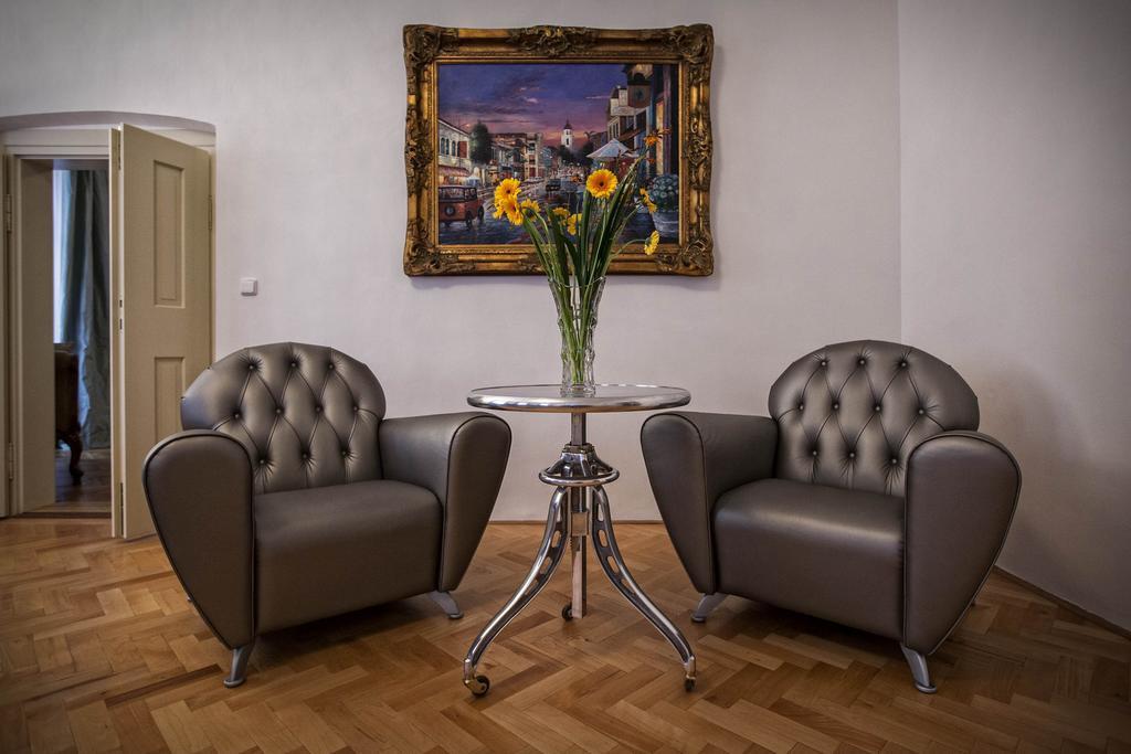 Apartment Old Town Square Bambur